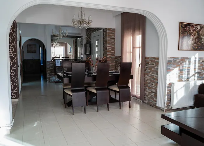 Nektarina Villa Afando